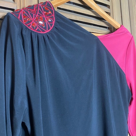 Bob Mackey wearable art red/black slant neck shoulder red bling medallion SZ-SM - Picture 9 of 9